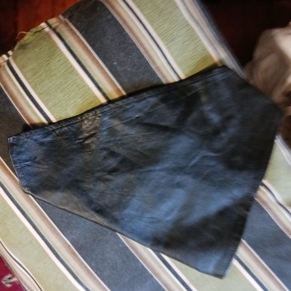 Leather Bound Black Leather Face Scarf - Picture 1 of 3